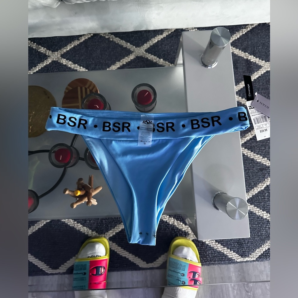 Bikini ๐ - Picture 9 of 15